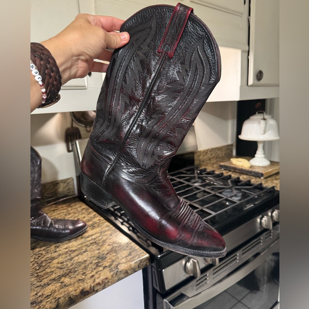 Lucchese size 9.5 EE ♥️